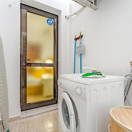 Petite Homes * Ελ Μέντανο